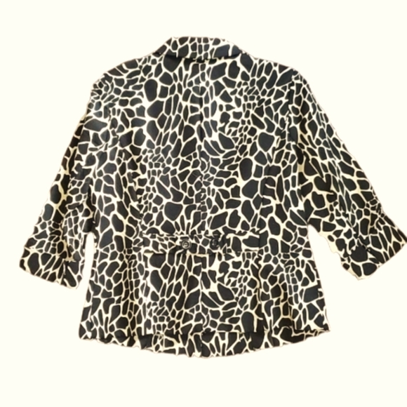 R.Q.T PETITE Black & Creamy Be Animal Print Womens 100% Cotton Jacket Shacket PM - Picture 2 of 7